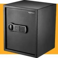 Los billetes en hucha de lata se estropean